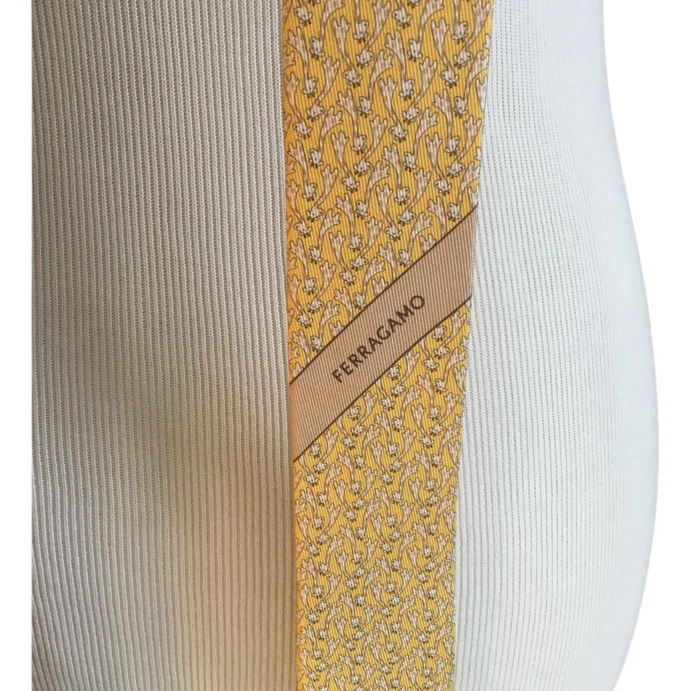 Ferragamo Giraffe-Print Silk Tie - Picture 6 of 16